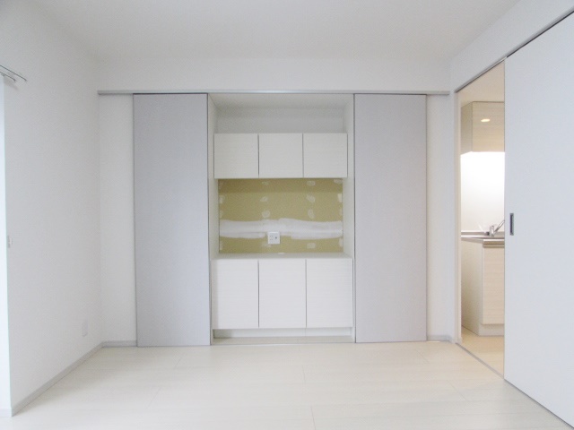 居室・リビング　こちらの居間で趣味の時間をお楽しみください