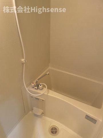 バス・シャワールーム　落ち着いた空間のお風呂です