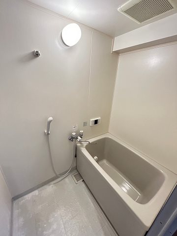 バス・シャワールーム　ゆったり過ごせるお風呂です