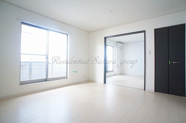 居室・リビング　使いやすい形の為、レイアウトを楽しめます♪