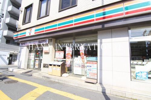コンビニ　セブンイレブン（コンビニ）まで105m