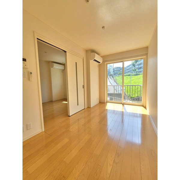 居室・リビング　明るい居間☆