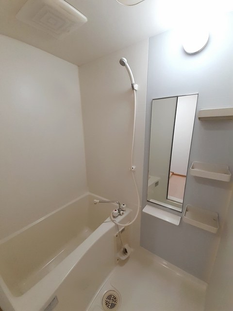 バス・シャワールーム　ゆったり過ごせるお風呂です