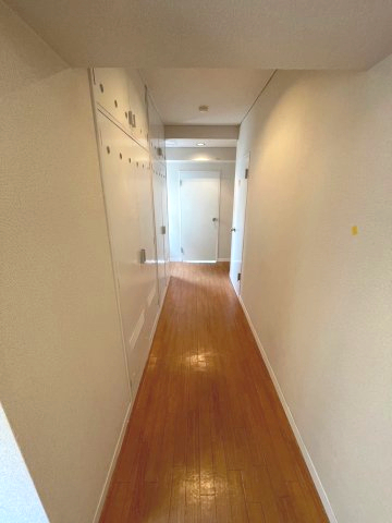 その他部屋・スペース　廊下部分に収納ついています♪