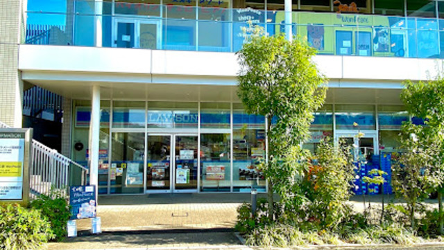 コンビニ　ローソンはるひ野駅前店（コンビニ）まで531m