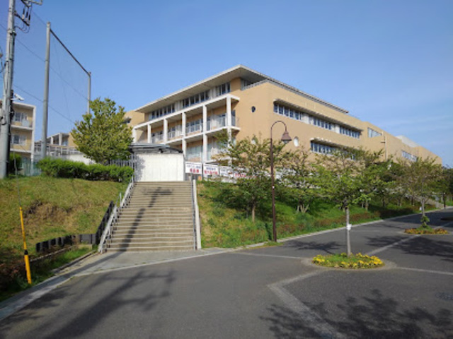 中学校　川崎市立はるひ野中学校（中学校）まで313m