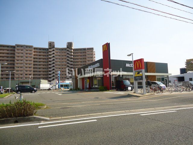 飲食店　マクドナルド福津店（飲食店）まで914m