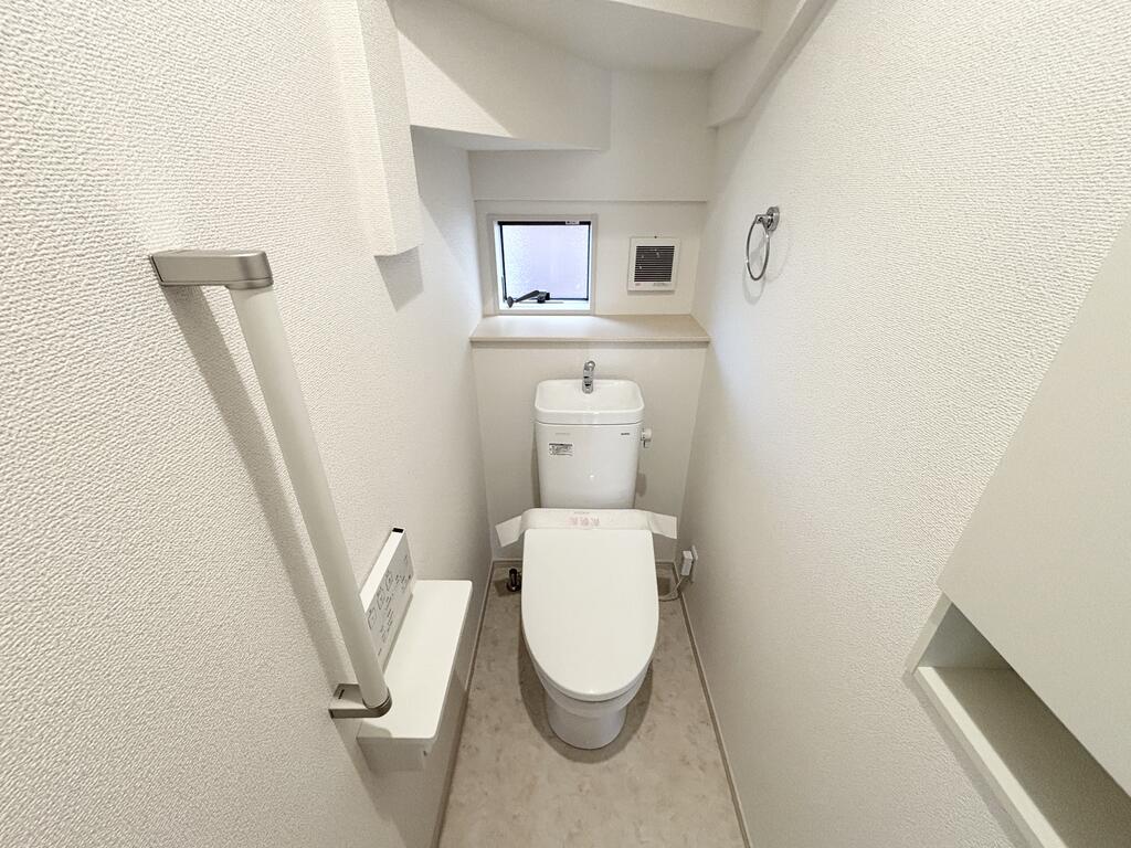 トイレ　洗浄機能付きトイレ