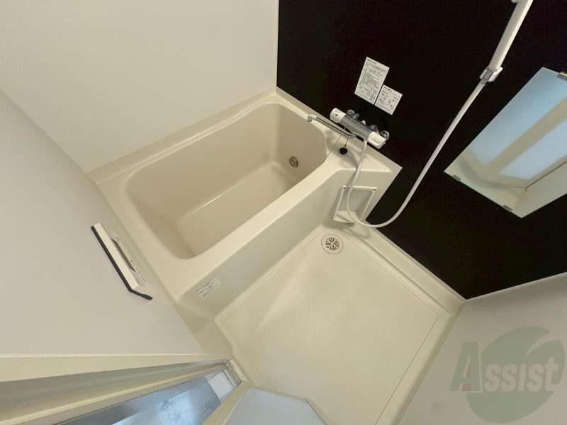 バス・シャワールーム　お風呂になります。一日の疲れを癒してくださいね。