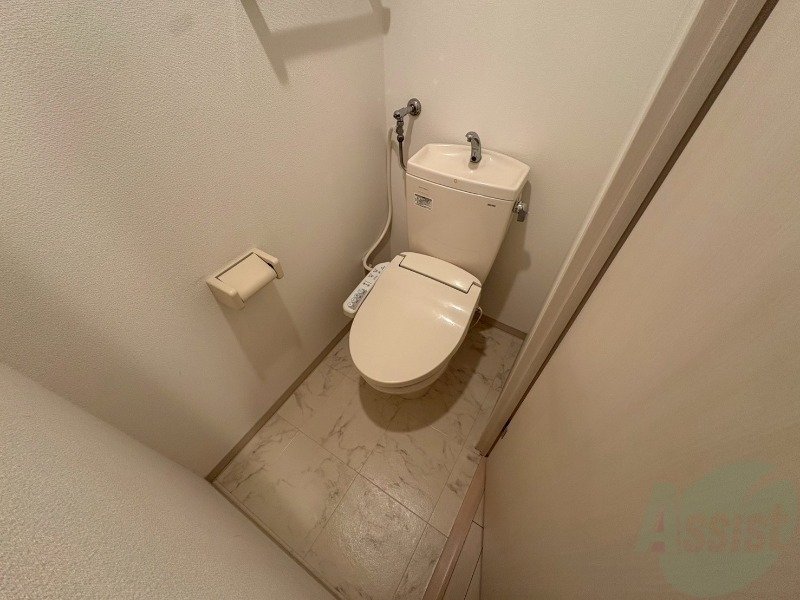 トイレ　ウォシュレット機能がついたトイレ。安心して使用できますね。