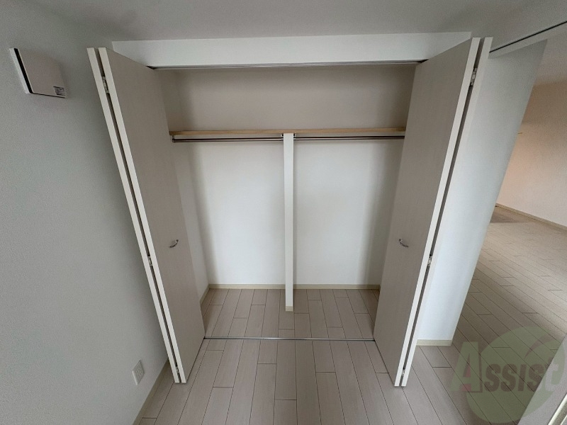 収納　クローゼットは奥行きもあり、荷物が多い方でも安心です。