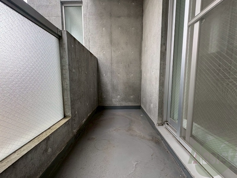 バルコニー　バルコニーは幅があり、広い印象を受けました。