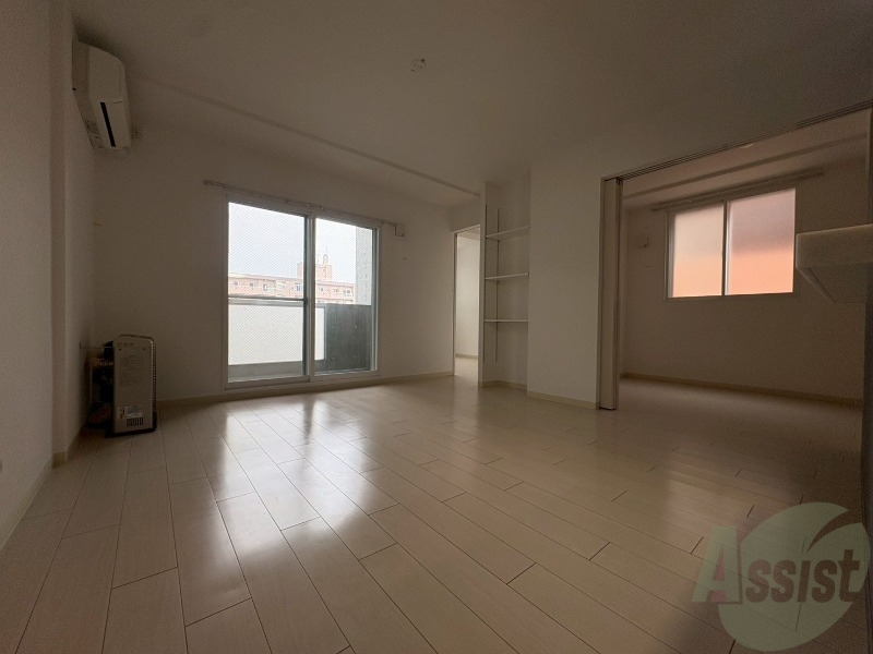 居室・リビング　広くてキレイなお部屋が広がっていて、充実した生活が送れそう。