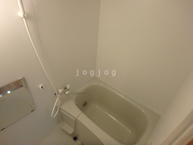 バス・シャワールーム　浴室。