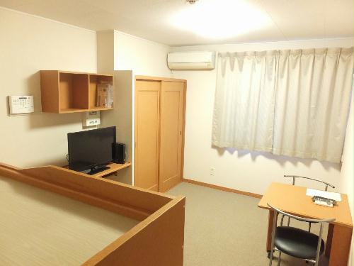 居室・リビング　家具家電設置済みのお部屋です。