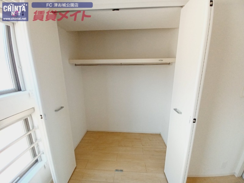 収納　同型反転タイプ