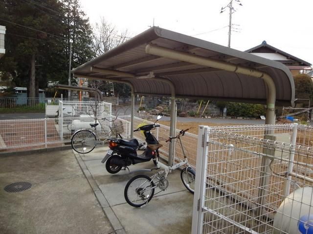 その他共有部分　屋根付き駐輪場
