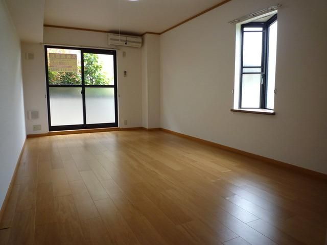 居室・リビング　最上階角部屋