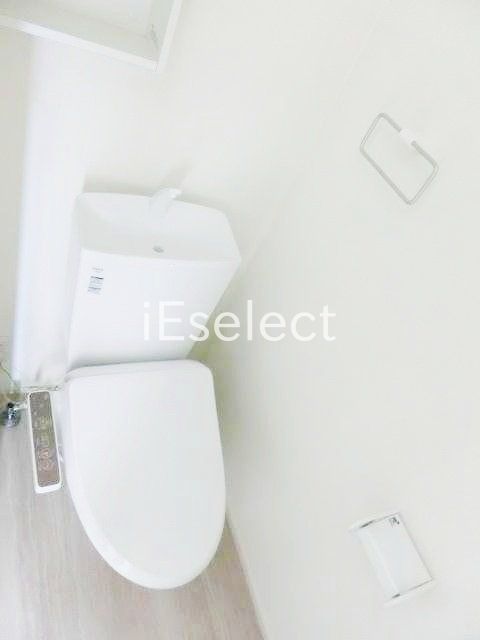 トイレ　温水洗浄便座付きのトイレ