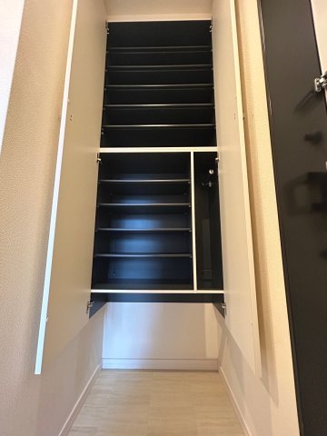 その他　玄関にはトールサイズのシューズボックス