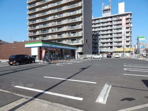 その他　ファミリーマート福山野上町店（その他）まで302m