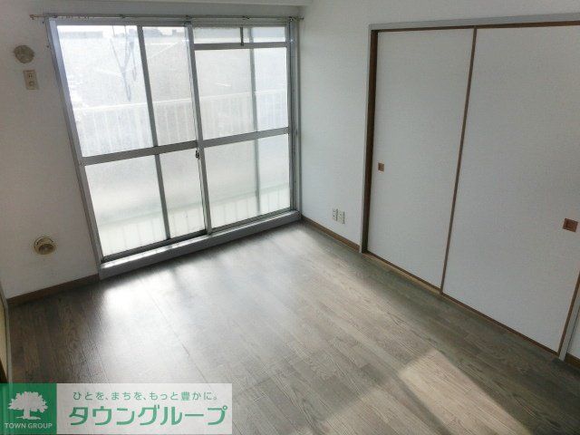 居室・リビング　日当りのいいお部屋