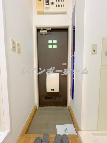 玄関　別部屋。参考写真。