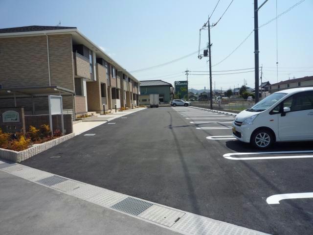 駐車場　駐車場