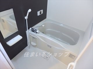 バス・シャワールーム　追い焚き・浴室暖房乾燥機あり