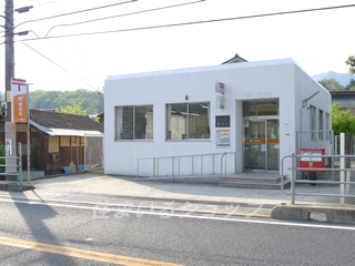 郵便局　三入郵便局（郵便局）まで510m