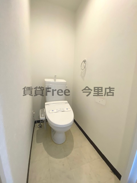 ＪＲ大阪環状線 鶴橋駅 徒歩2分 8階建 築10年のトイレ写真