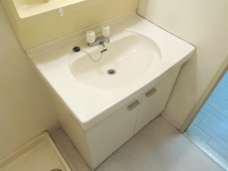 洗面設備　清潔感いっぱいです。