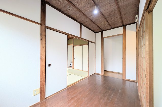 垂谷貸家の居間写真