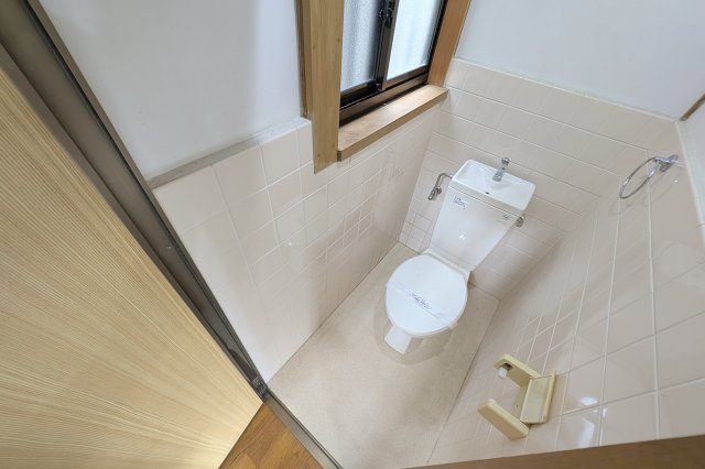 垂谷貸家のトイレ写真