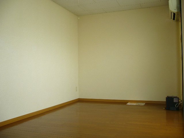 居室・リビング　家具家電付と無しのお部屋があります。（反転プラン有り）