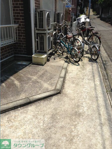 駐車場　自転車・バイクが置けます！