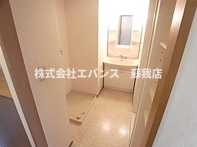 洗面設備　コンパクトで使いやすい洗面所