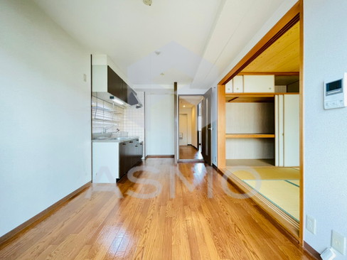 居室・リビング　同マンション別部屋参考写真