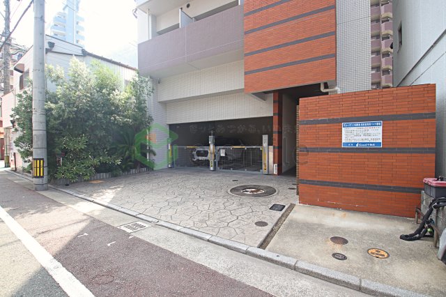 駐車場　駐車場に車を止められます