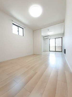 メゾンルミネ中町の居間写真