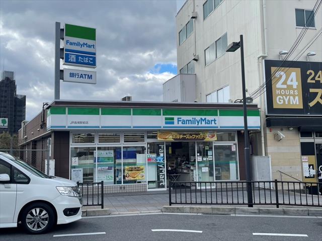 コンビニ　ファミリーマート長尾駅前店（コンビニ）まで369m