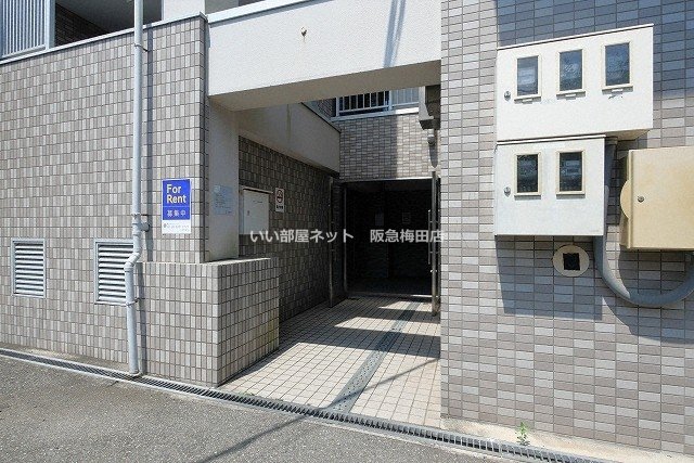 エントランス　※同仕様写真となります。