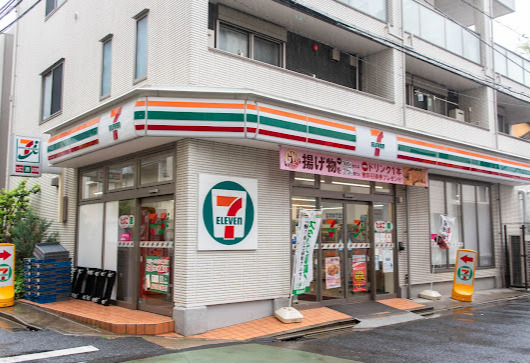 コンビニ　セブンイレブン 下高井戸駅北口店（コンビニ）まで440m