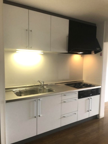 キッチン　同建物内の別のお部屋の画像になります