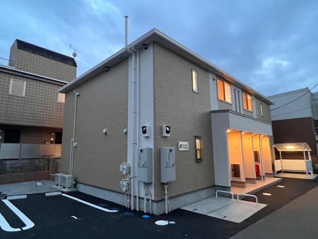 建物外観　外観写真（夜）