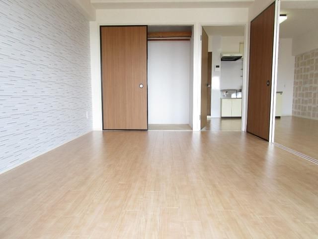 居室・リビング　★リフォームしておりキレイなお部屋ですね★