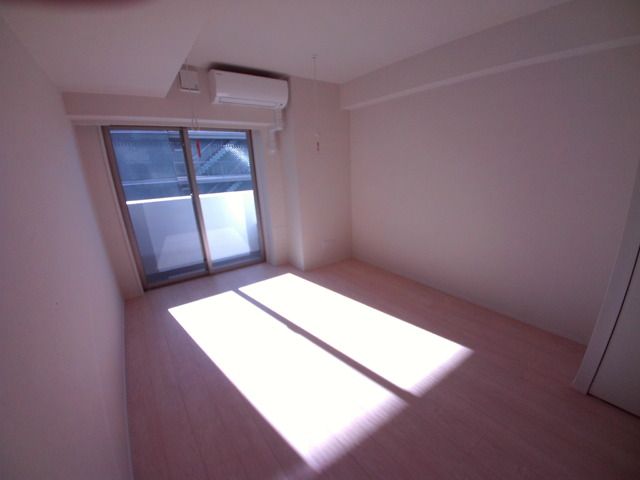 その他部屋・スペース　7.55帖洋室　南向きの明るいお部屋