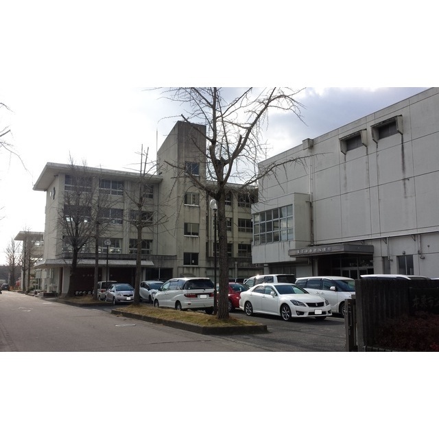 中学校　真正中学校（本巣市）（中学校）まで2740m
