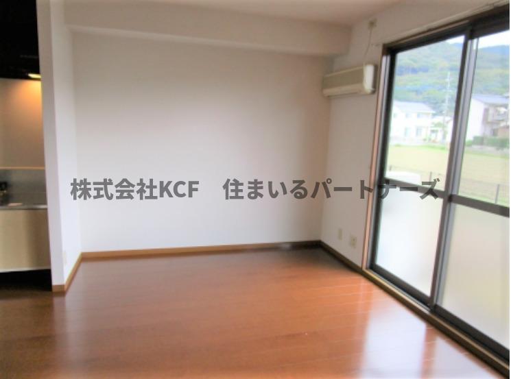 居室・リビング　こちらの居間で趣味の時間をお楽しみください