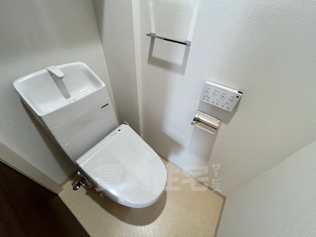 ＪＲ阪和線 津久野駅 徒歩4分 3階建 築2年のトイレ写真